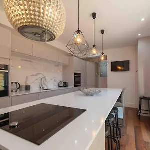Holiday home Large Townhouse Penarth,